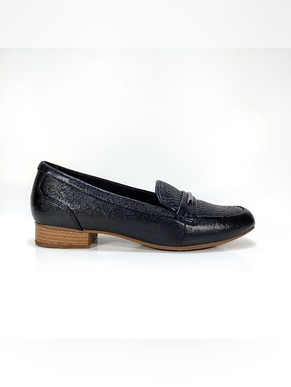 Clarks Juliet Aster Womens 8 Black Leather Slip On Penny Loafers